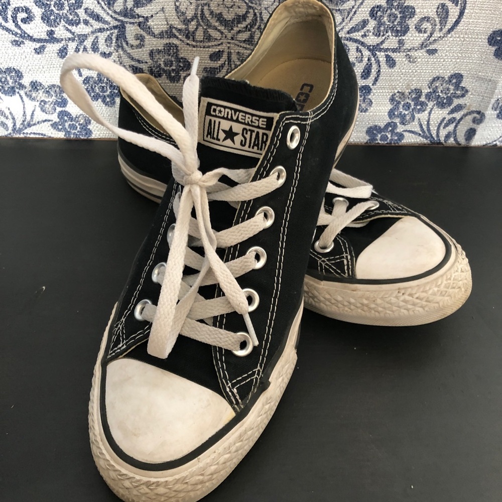 Black Converse - Mens 7 / Womens 9
